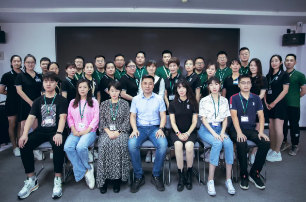 洛陽(yáng)青峰網(wǎng)絡(luò)第十屆黃埔軍校開(kāi)學(xué)典禮順利圓滿舉行！