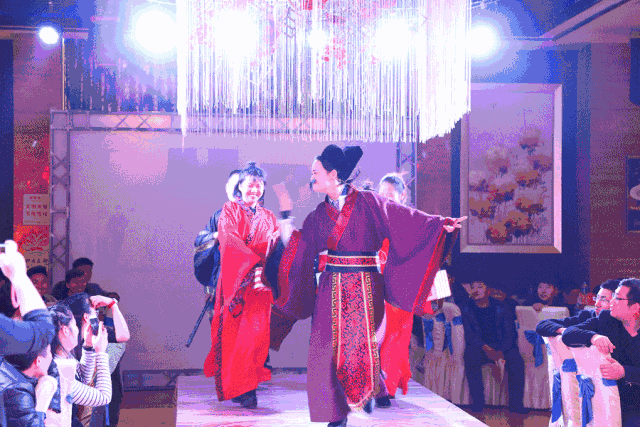 1518401248134954.gif 216.gif